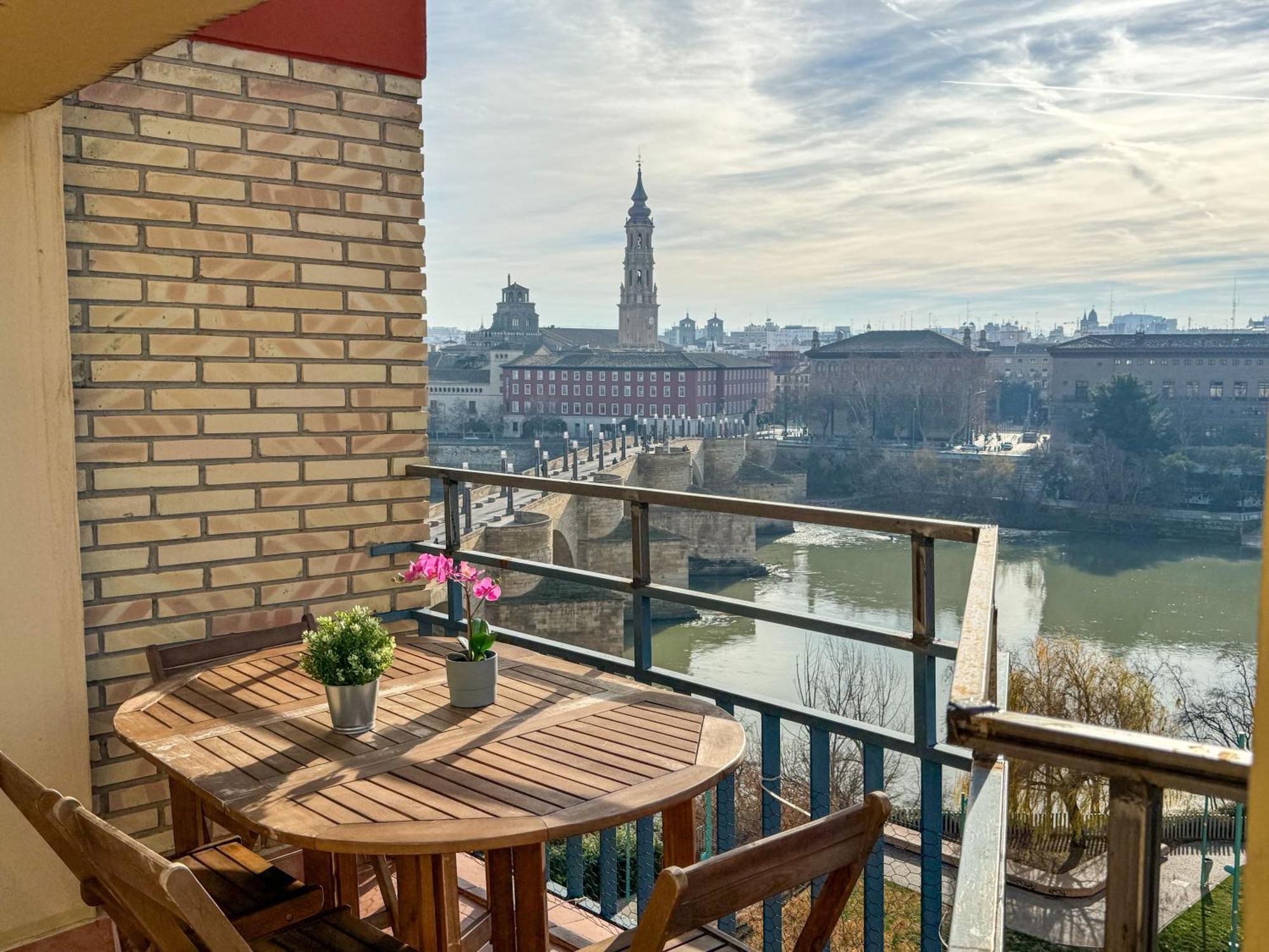 El Puente Del Pilar Comotucasa Zaragoza Ngoại thất bức ảnh