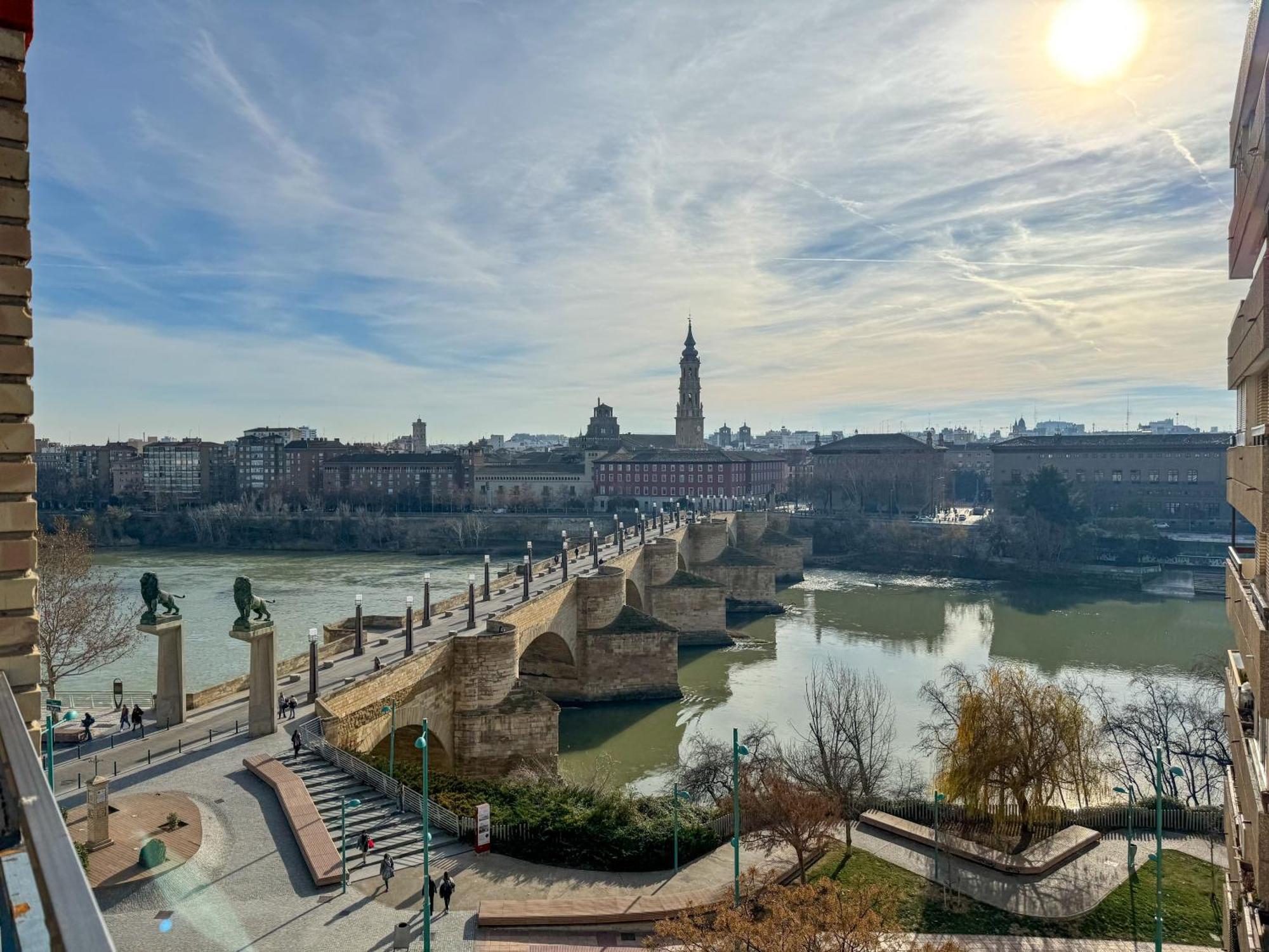 El Puente Del Pilar Comotucasa Zaragoza Ngoại thất bức ảnh